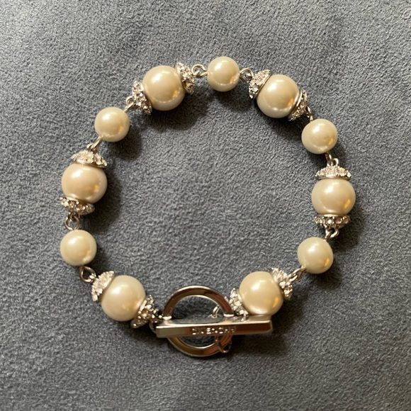 Givenchy pearl and crystal silver toggle close bracelet 7” - 7.25” length - Picture 5 of 6